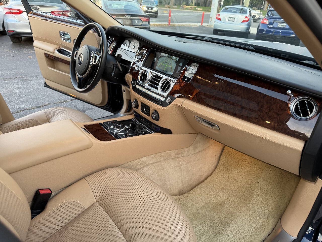 Used 2012 Rolls-Royce Ghost RWD image 33