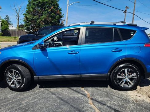 Used 2016 Toyota RAV4 XLE w/ Cargo Management Package AWD/4WD image 4