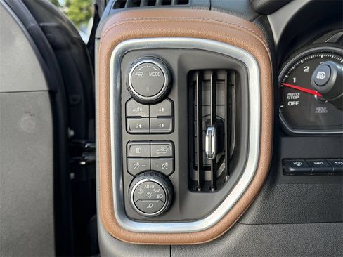 Used 2021 Chevrolet Silverado 1500 High Country w/ Technology Package image 20