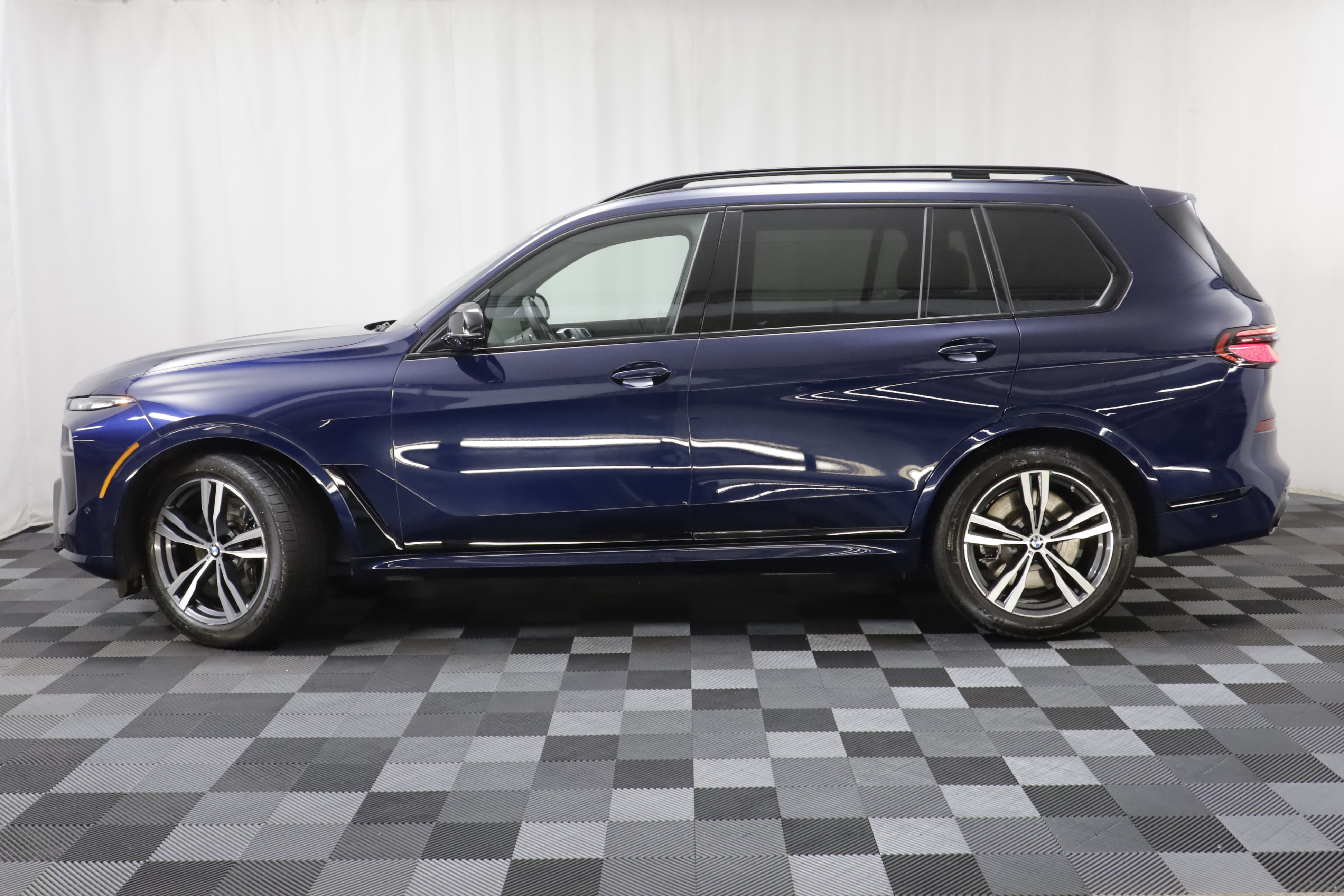 Used 2026 BMW X7 M60i AWD/4WD image 4