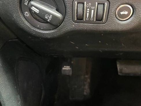 Used 2017 Dodge Charger SXT RWD image 11