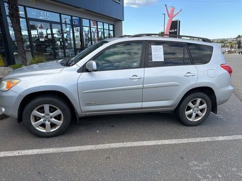 Used 2007 Toyota RAV4 Limited AWD/4WD image 2