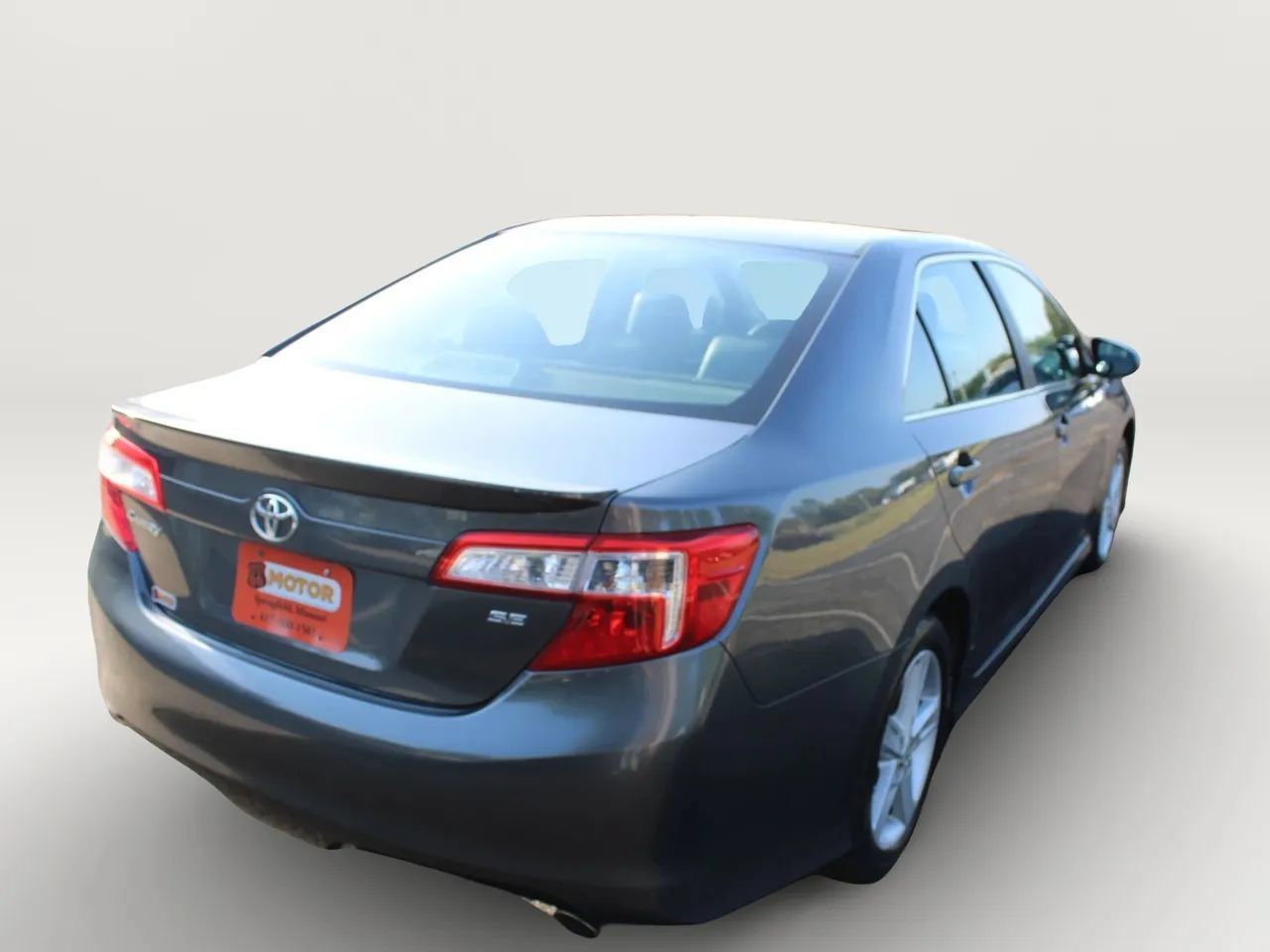 Used 2013 Toyota Camry SE FWD image 8