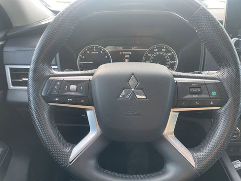Used 2024 Mitsubishi Outlander SE image 20
