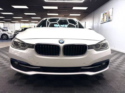 Used 2017 BMW 330i Sedan RWD image 3