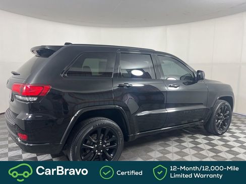 Used 2021 Jeep Grand Cherokee Laredo X AWD/4WD image 3
