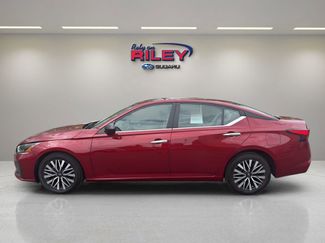 Used 2025 Nissan Altima 2.5 SV FWD video 2