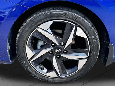 Used 2023 Hyundai Elantra SEL w/ Convenience Package FWD image 10