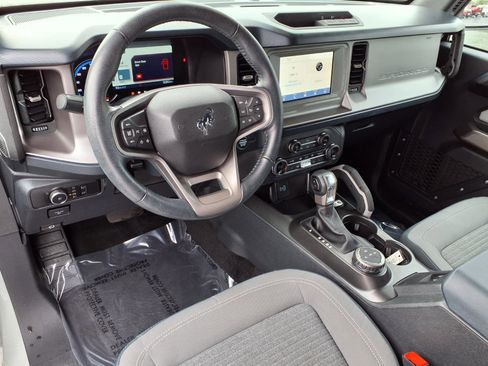 Used 2023 Ford Bronco Outer Banks AWD/4WD image 18
