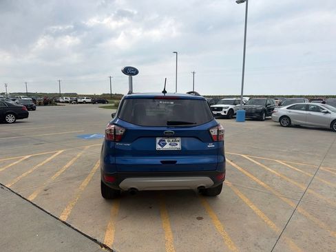 Used 2018 Ford Escape SE w/ SE Sync 3 Package FWD image 6