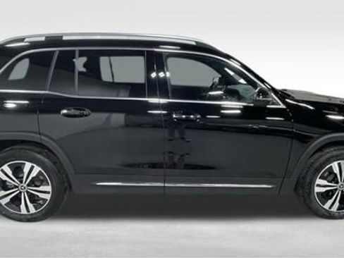 New 2025 Mercedes-Benz GLB 250 4MATIC image 10