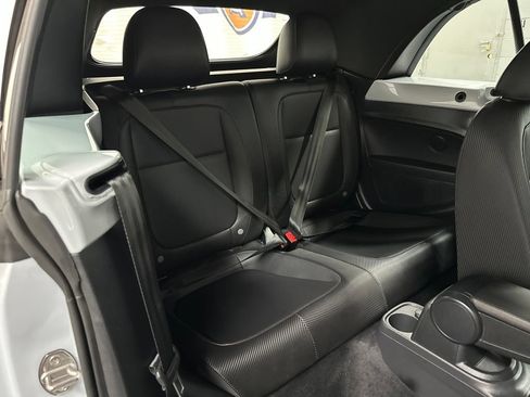 Used 2019 Volkswagen Beetle 2.0T SE FWD image 25