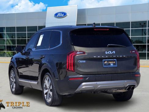 Used 2022 Kia Telluride EX w/ EX Premium Package FWD image 4
