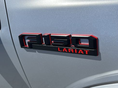 Used 2018 Ford F150 Lariat w/ Equipment Group 502A Luxury AWD/4WD image 9