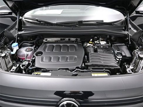 New 2026 Volkswagen Tiguan SE image 15