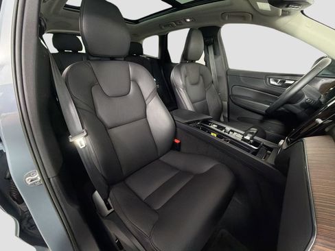 Certified 2023 Volvo XC60 B5 Plus AWD/4WD image 29