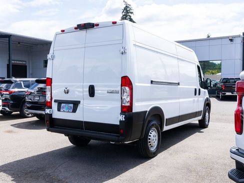 Used 2026 RAM ProMaster 2500 w/ Convenience Group FWD image 6