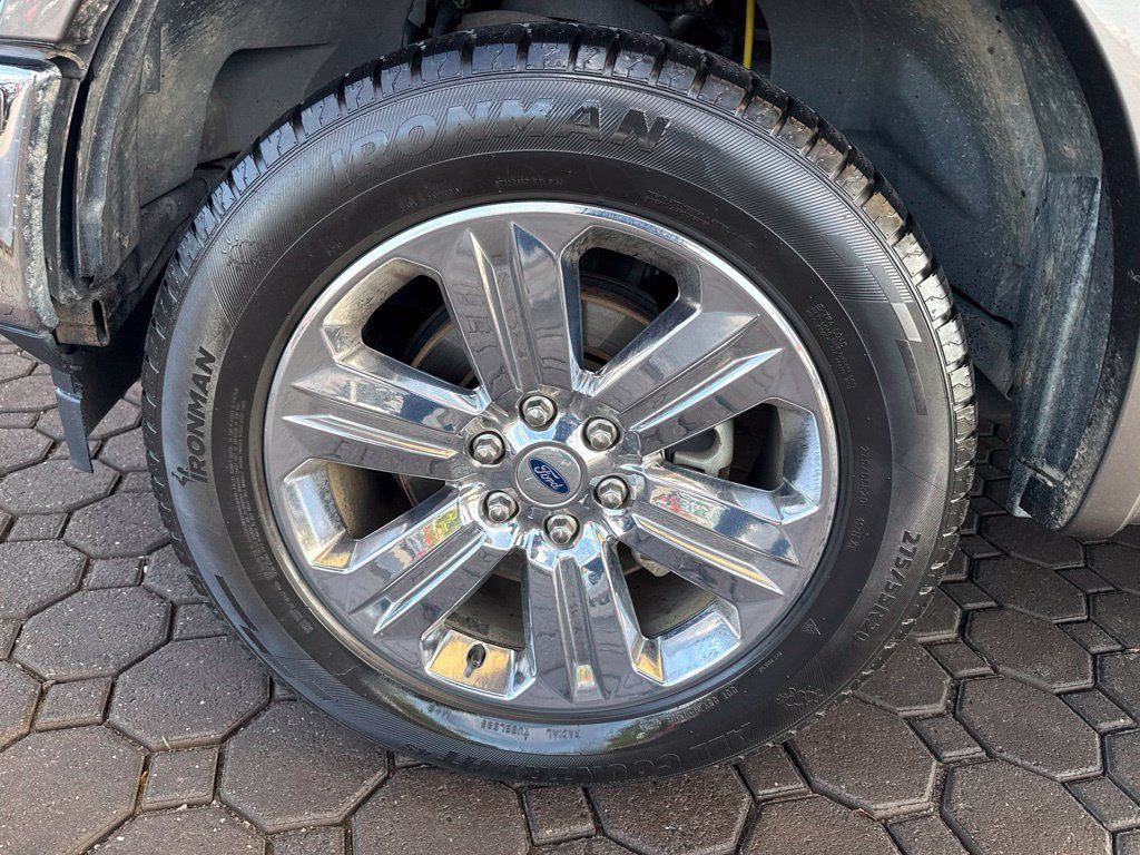 Used 2019 Ford F150 Lariat w/ Equipment Group 502A Luxury AWD/4WD image 11