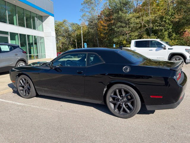 Used 2021 Dodge Challenger R/T w/ Blacktop Package RWD image 2