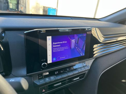 Used 2025 Toyota Camry LE image 18