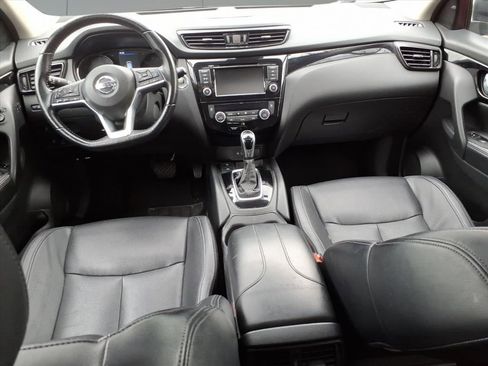 Used 2022 Nissan Rogue Sport SL w/ Premium Package image 9