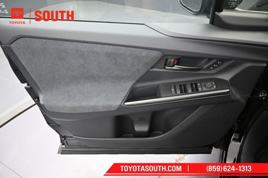New 2026 Toyota C-HR AWD/4WD image 27