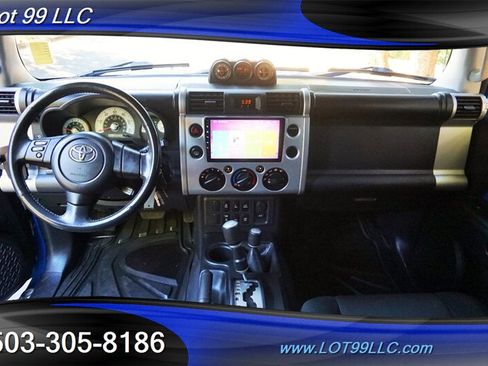 Used 2007 Toyota FJ Cruiser 4WD image 2