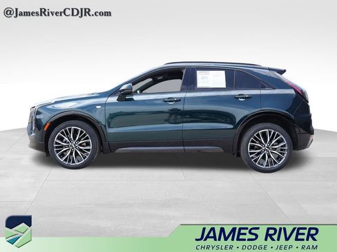 Used 2024 Cadillac XT4 Sport FWD image 2