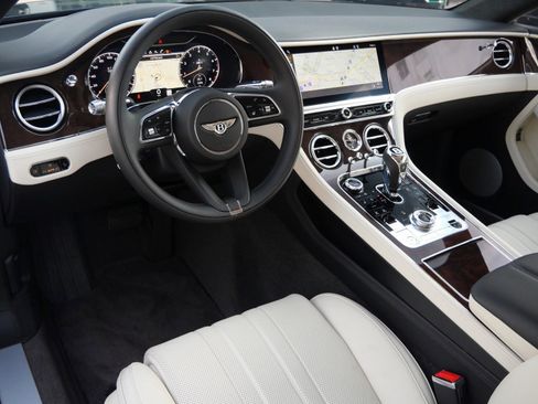 Used 2023 Bentley Continental GT Mulliner image 2