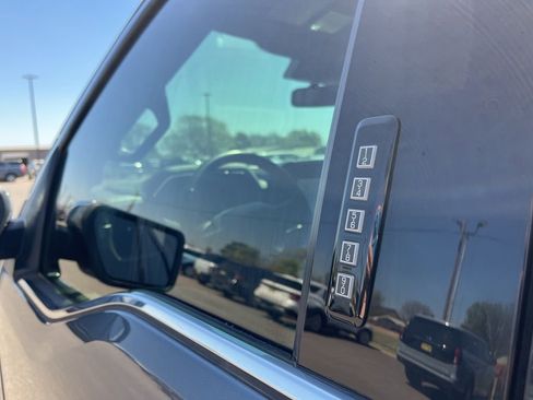 Used 2024 Ford F150 Lariat w/ FX4 Off-Road Package image 12