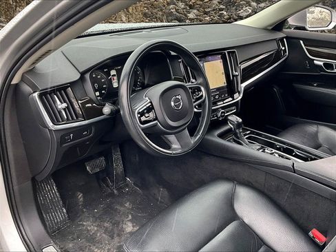 Used 2018 Volvo S90 T5 Momentum w/ Momentum Plus Package image 12