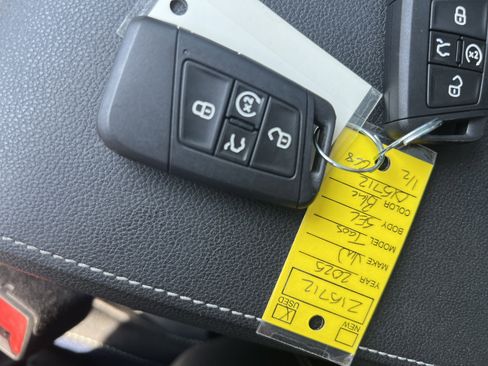 Certified 2025 Volkswagen Taos SEL image 34