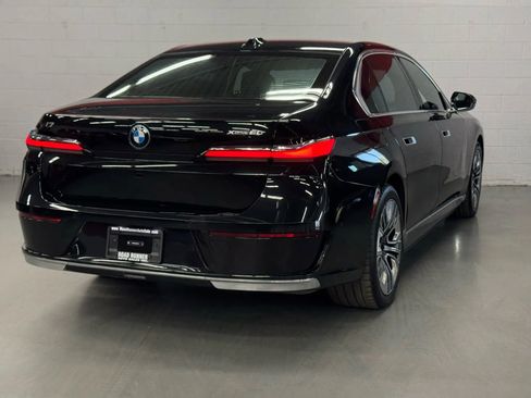 Used 2024 BMW i7 xDrive60 w/ Executive Package image 5