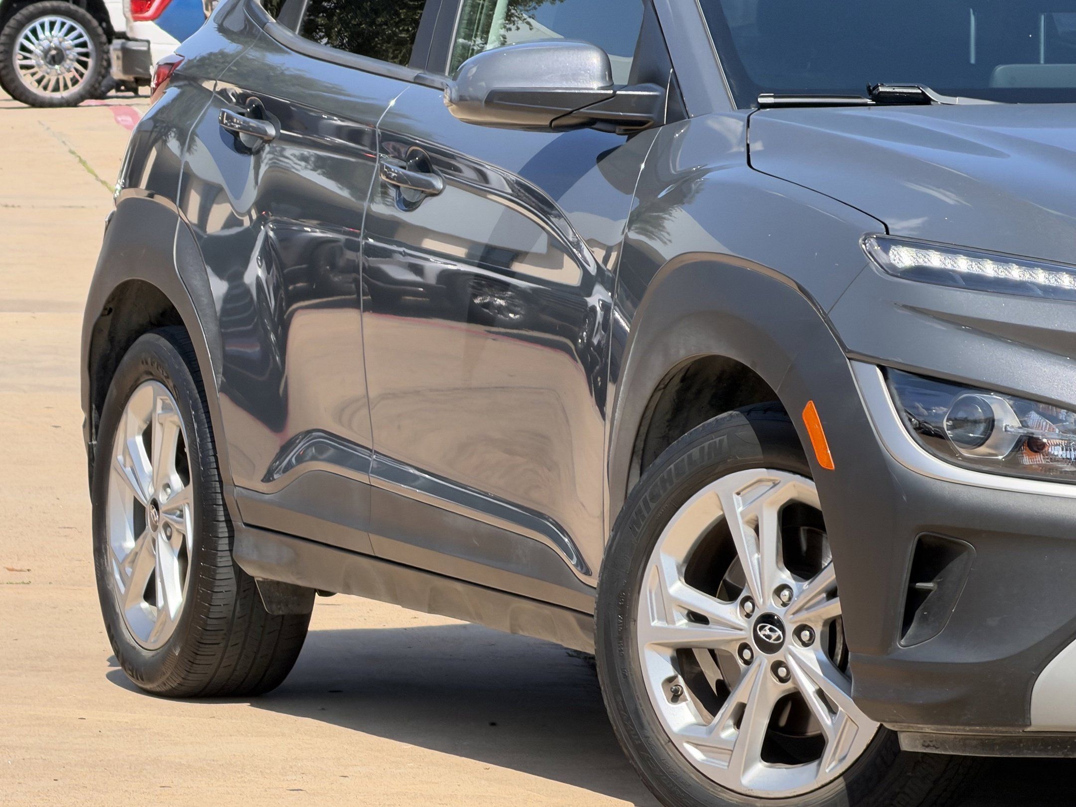 Used 2023 Hyundai Kona SEL AWD/4WD image 7