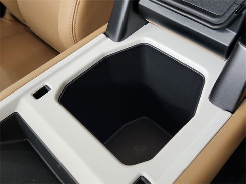 Used 2025 Land Rover Defender 110 S image 25