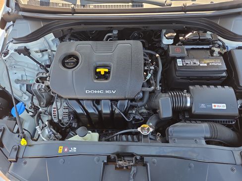 Used 2017 Hyundai Elantra Value Edition w/ Cargo Package image 33