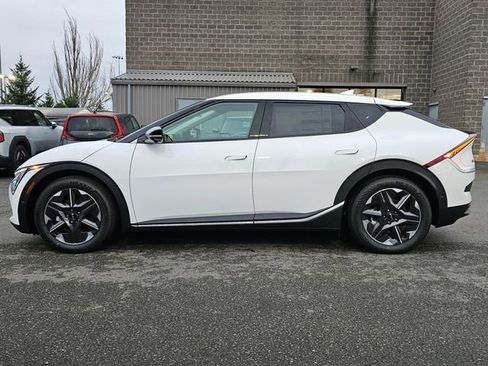 New 2025 Kia EV6 Light w/ Light LR Technology Package image 2