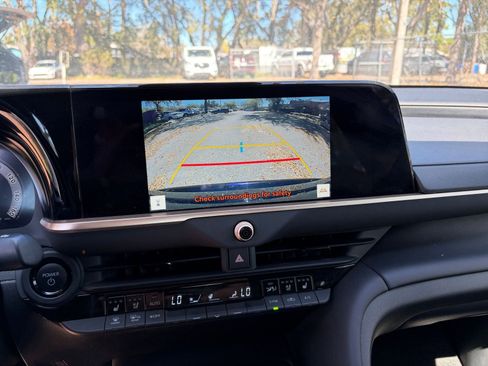 Used 2025 Toyota Crown XLE image 17