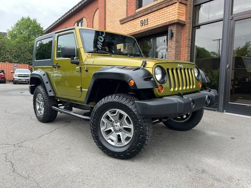 Used 2008 Jeep Wrangler Rubicon w/ Dual Top Group AWD/4WD image 15