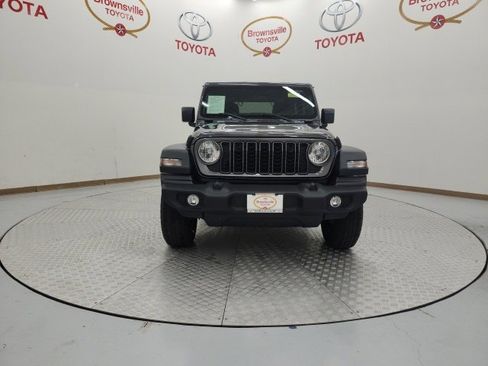 Used 2025 Jeep Wrangler Sport image 4