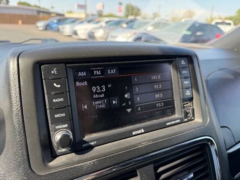 Used 2018 Dodge Grand Caravan SXT FWD image 11