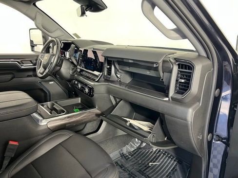 Used 2024 Chevrolet Silverado 3500 LTZ w/ LTZ Premium Package image 32