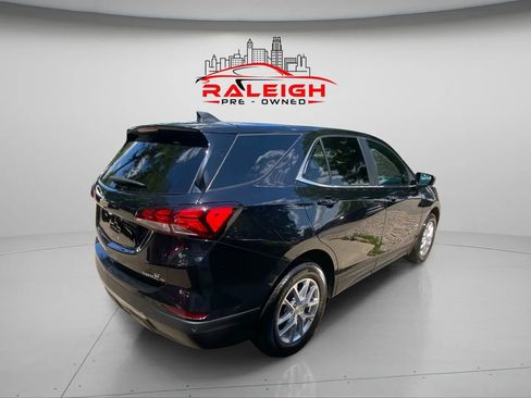 Used 2022 Chevrolet Equinox LT w/ Driver Convenience Package image 7