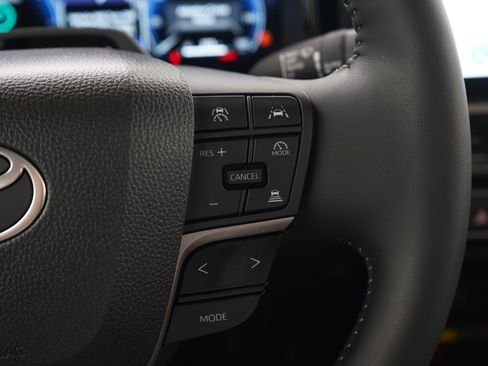 Used 2026 Toyota Camry XLE w/ Premium Plus Package FWD image 25