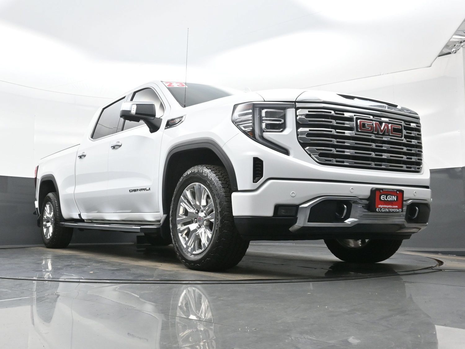 Used 2023 GMC Sierra 1500 Denali w/ Technology Package AWD/4WD image 25