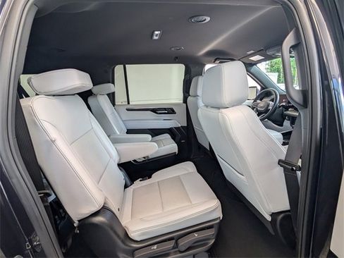 Certified 2025 Chevrolet Suburban Premier image 15