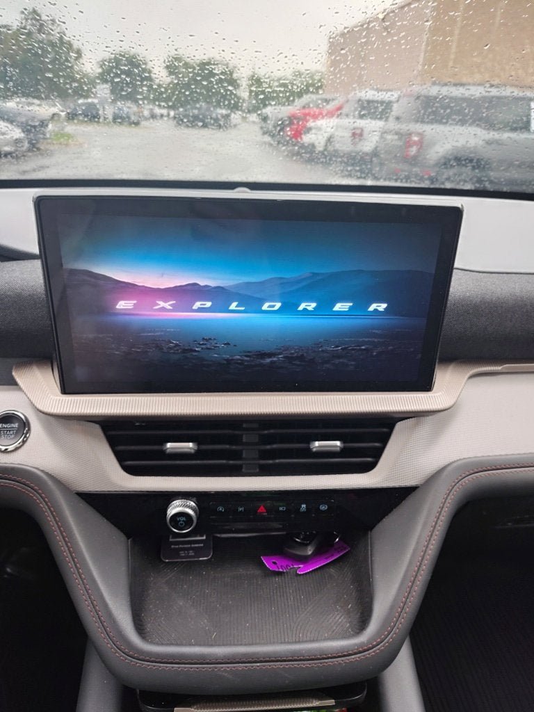 Used 2025 Ford Explorer Active RWD image 7