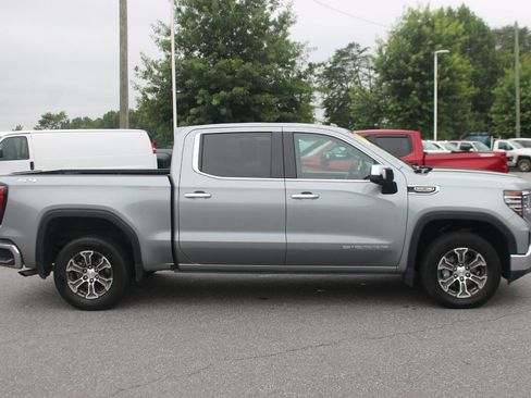 Used 2025 GMC Sierra 1500 SLT AWD/4WD image 8