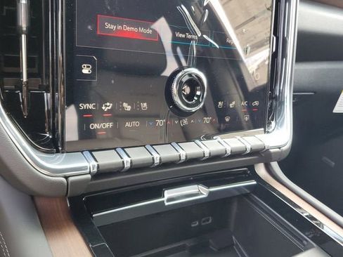 New 2026 GMC Yukon XL Denali w/ Sun & Power Step Package AWD/4WD image 23