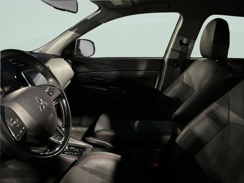 Used 2024 Mitsubishi Outlander Sport SE image 8